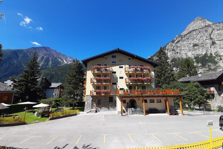 Hotel 62 of 63