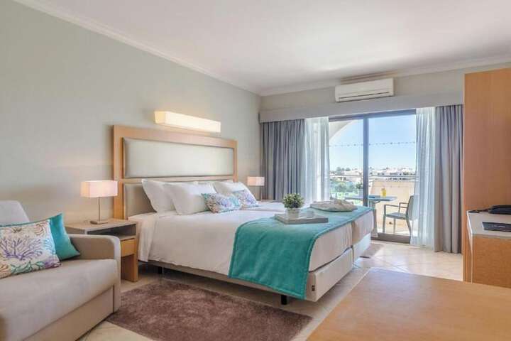 Room 4 of 14