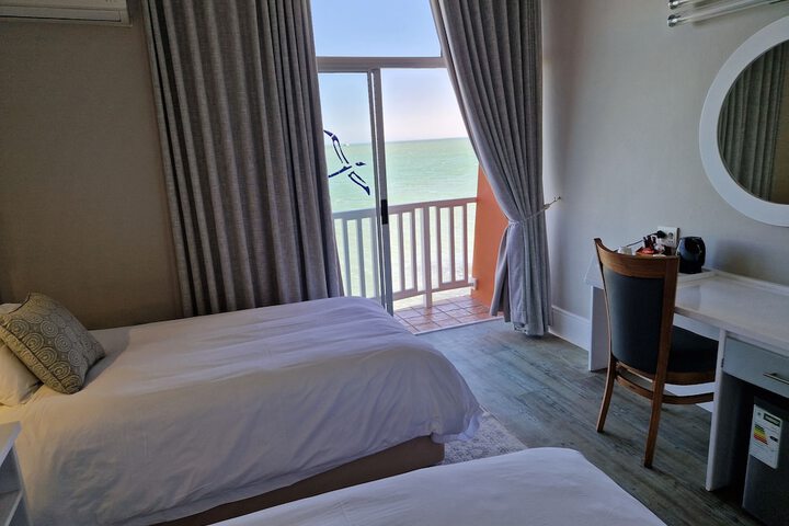 Room 34 of 106
