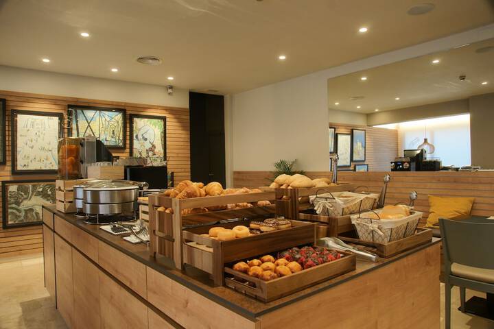 Breakfast buffet