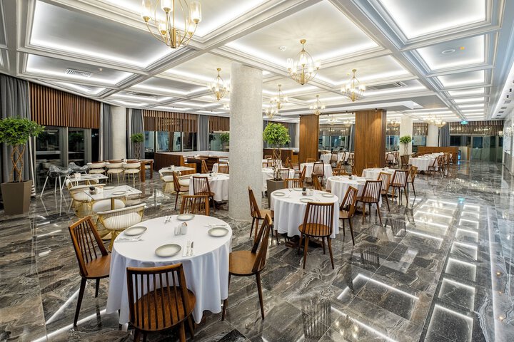 Dining 94 of 152