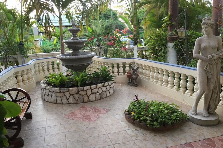 Hotel Exterior 146 of 162