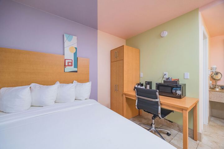 Traditional Room 2 Queen Beds Accessible (3 of 8)