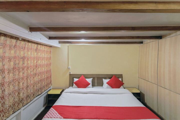 Room 5 of 17