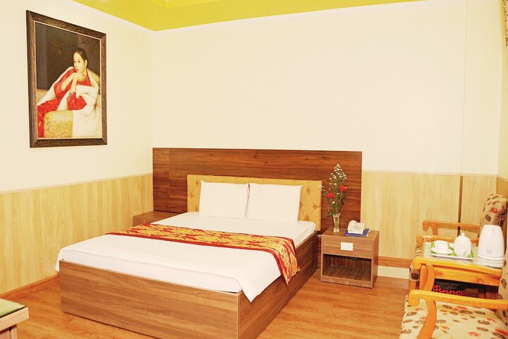 Room 5 of 33
