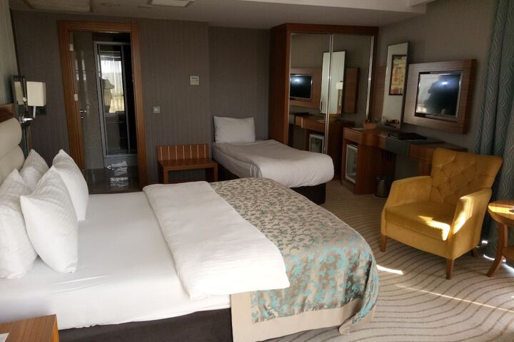 Room 13 of 50