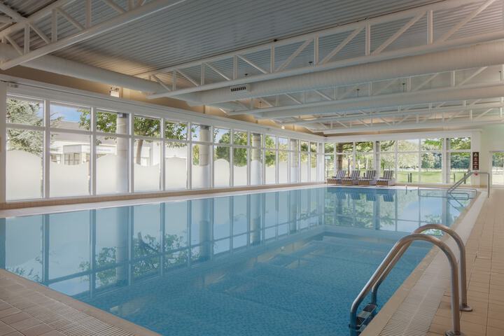 Pool 105 of 204