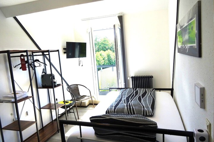 Room 93 of 442