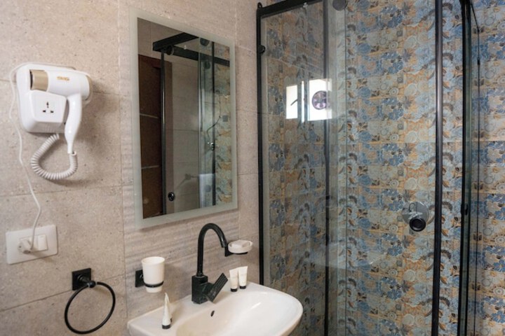 Room 54 of 77