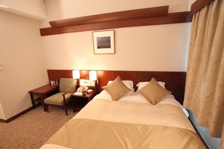 Room 13 of 48