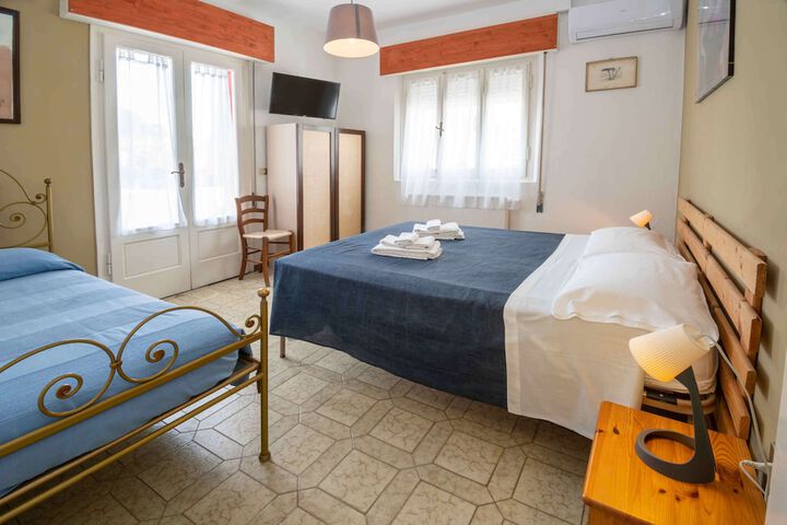 Room 45 of 106