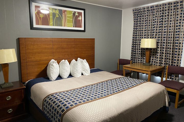 Room 13 of 23