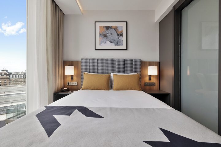 Room 13 of 106