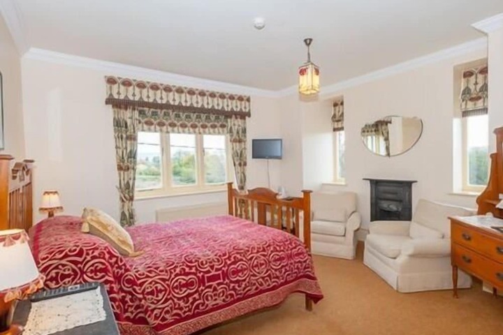 Room 4 of 26