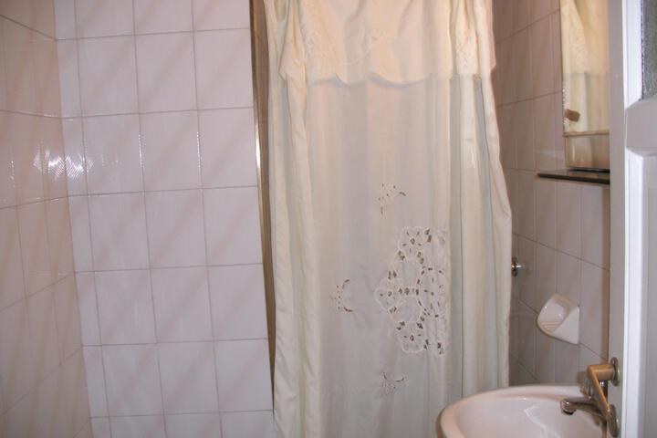 Room 7 of 13