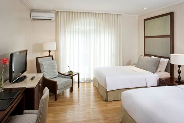 Room 9 of 27