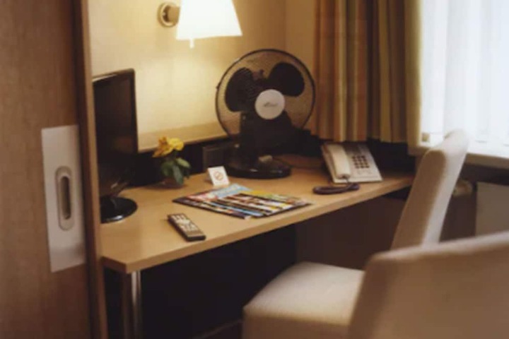 Room 51 of 73