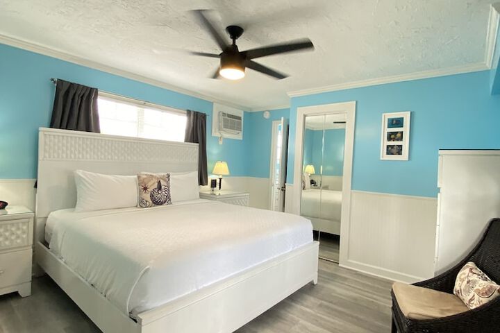 Room 12 of 159