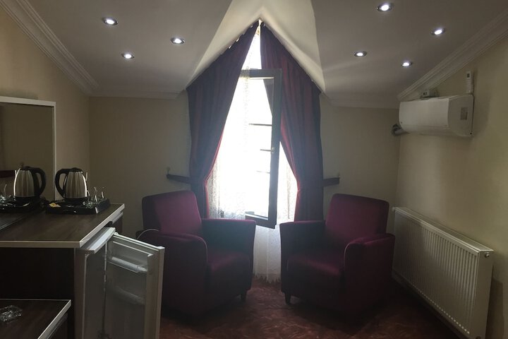 Room 16 of 28