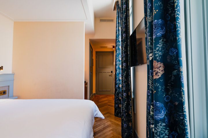 Room 32 of 239