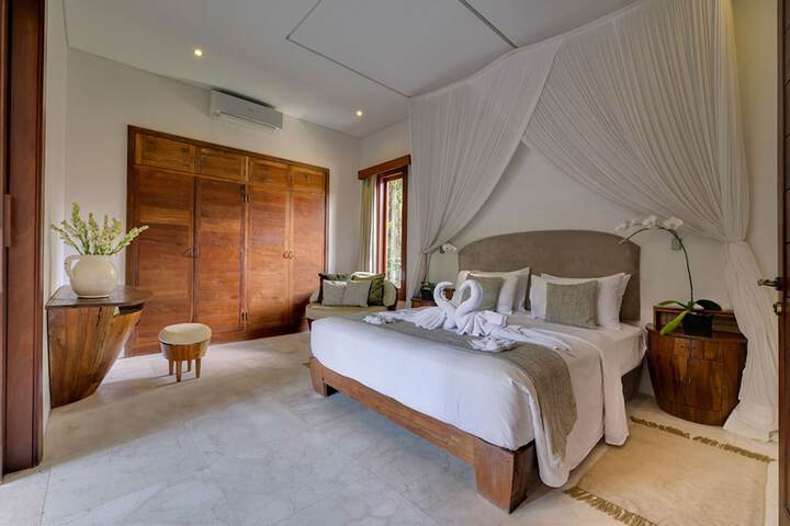 Room 28 of 164