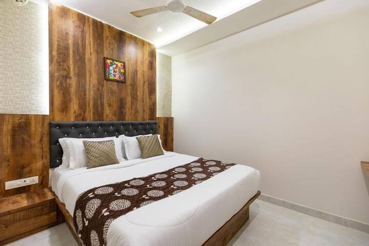 Room 10 of 24