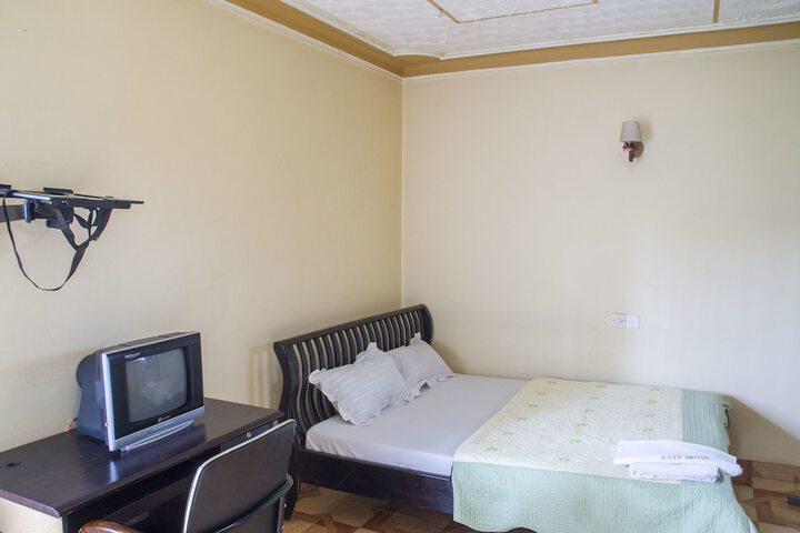 Room 14 of 30