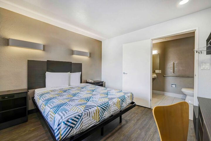 2 Double Beds (23 of 29)