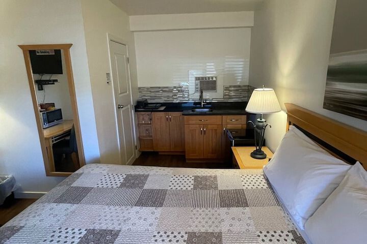 Room 13 of 66