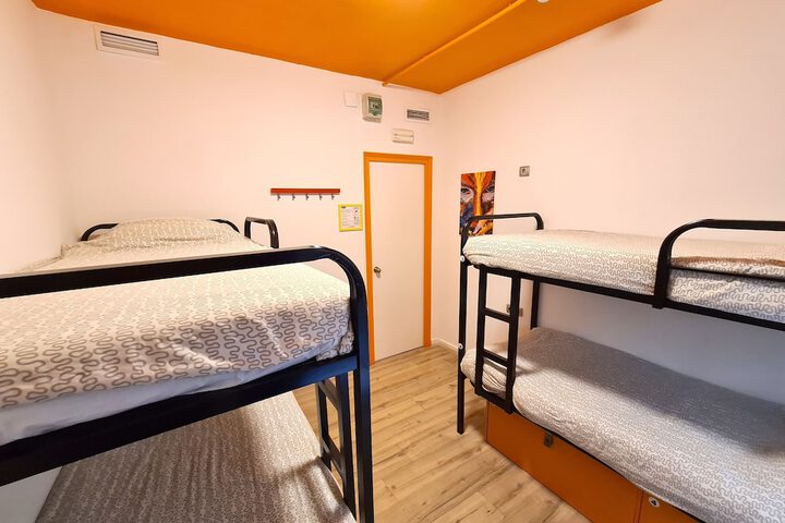 Room 5 of 34