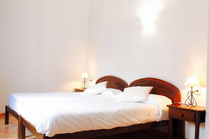 Room 7 of 34