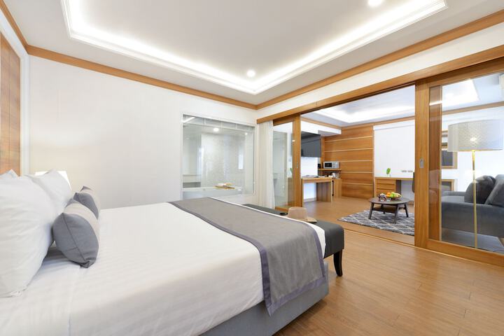 Room 34 of 101