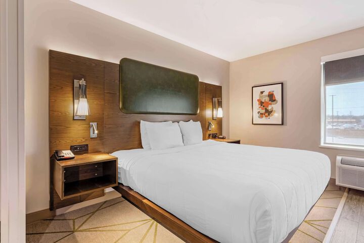 Room 9 of 25