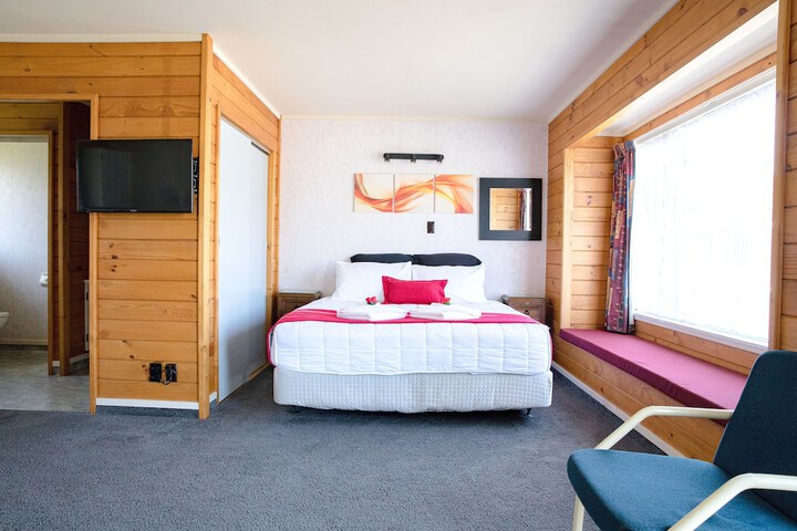 Room 21 of 108