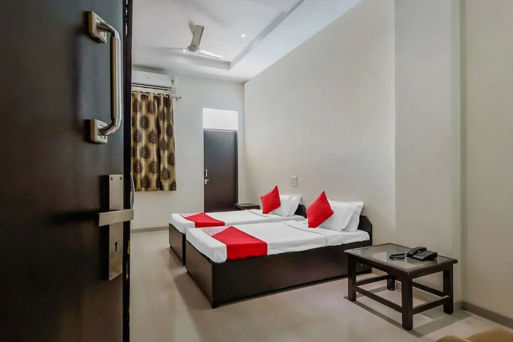 Room 7 of 15