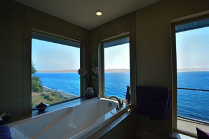 Hot Tub 26 of 39