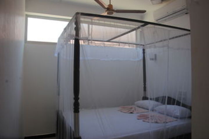 Room 28 of 48
