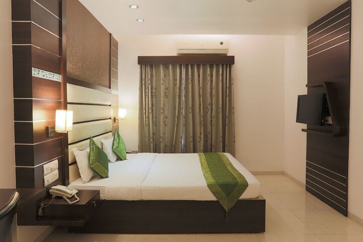 Room 13 of 66