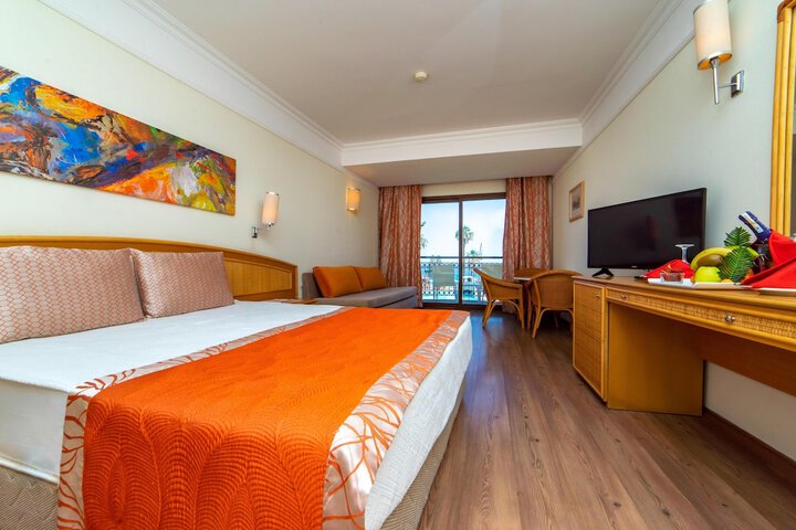 Room 16 of 68