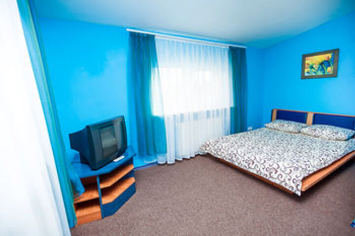 Room 7 of 28