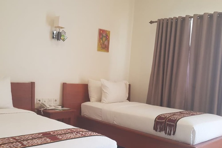 Room 6 of 15