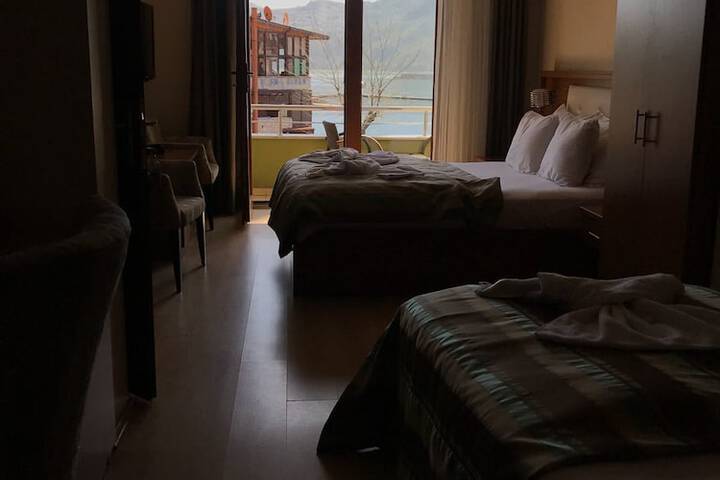 Room 10 of 26