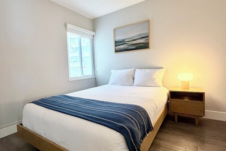 Room 25 of 74