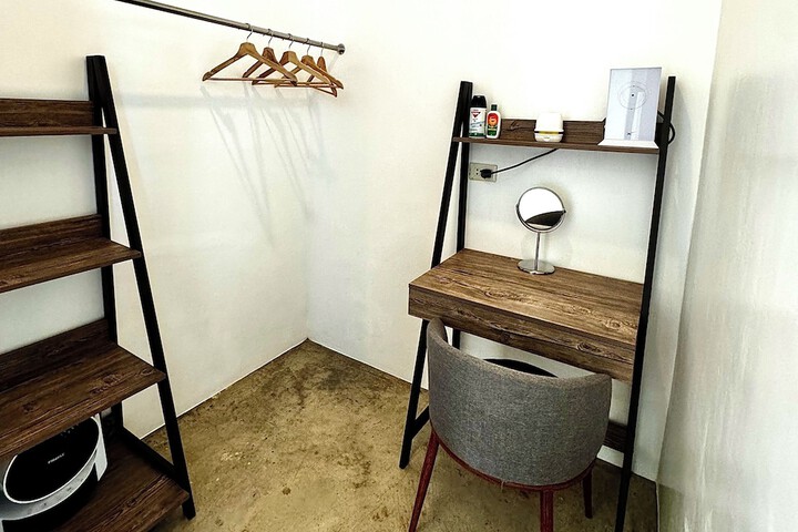 Room 10 of 61