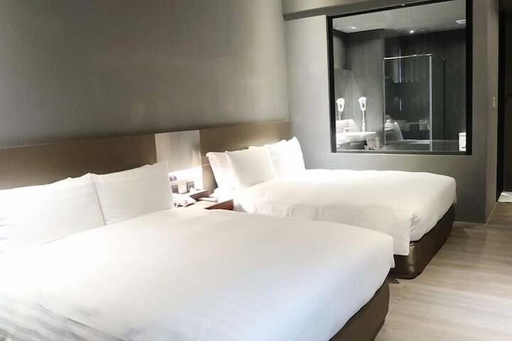 Room 13 of 54