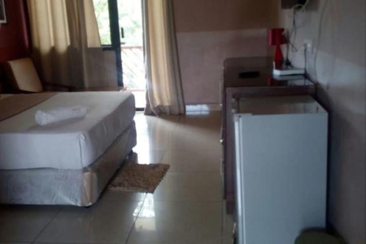 Room 6 of 28