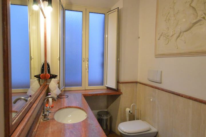 Room 50 of 91