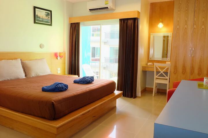 Room 4 of 29
