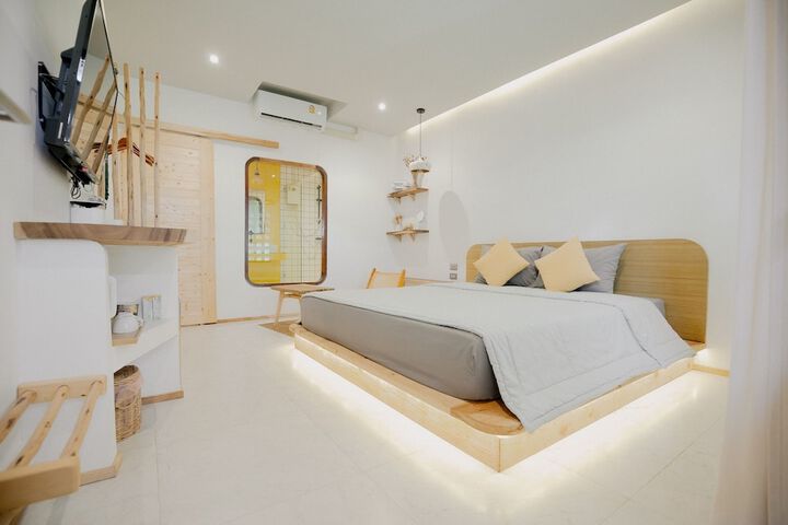 Room 18 of 39
