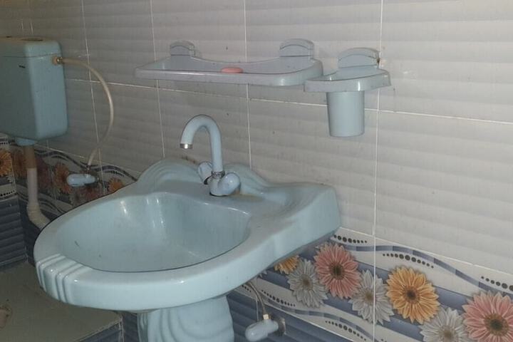 Room 8 of 10